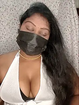 Romantic Woman online show from May 15, 6:28 pm
