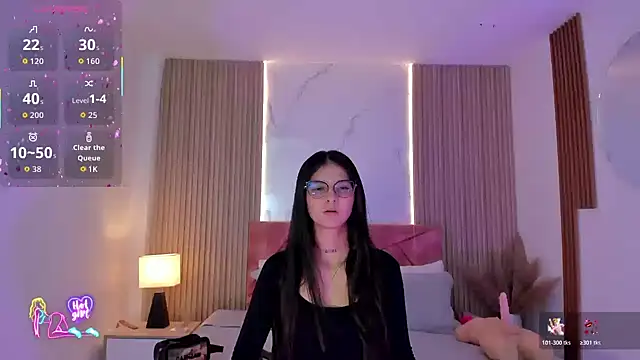 clairemillerx online show from May 28, 8:26 pm