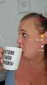 Snapshot of nika-W chatting on July 7, 9:46 am nika-W online show from July 7, 9:46 am