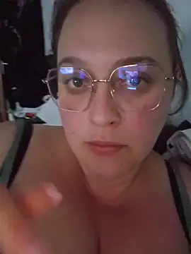 Snapshot of nika-W chatting on June 4, 8:02 pm nika-W online show from June 4, 8:02 pm