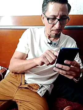 velvetblackcock online show from April 4, 10:16 pm