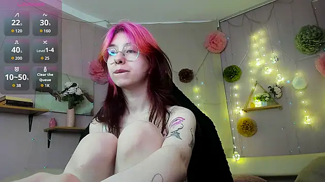 Snapshot of Alice_Nyx chatting on May 14, 8:28 pm Alice Nyx online show from May 14, 8:28 pm