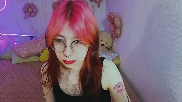 Snapshot of Alice_Nyx chatting on April 18, 8:53 pm Alice Nyx online show from April 18, 8:53 pm