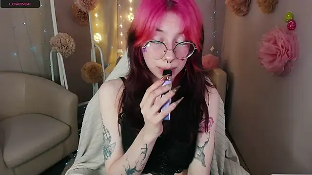 Alice Nyx online show from April 4, 8:26 pm