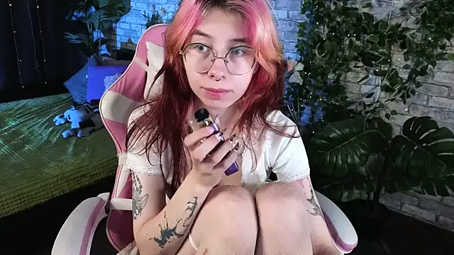 Snapshot of Alice_Nyx chatting on July 5, 8:37 pm Alice Nyx online show from July 5, 8:37 pm