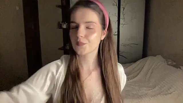 Snapshot of Oleksiiss chatting on April 28, 7:18 pm Oleksiiss online show from April 28, 7:18 pm