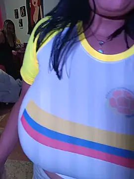 Snapshot of SerenaDupont_ chatting on June 17, 11:25 pm SerenaDupont online show from June 17, 11:25 pm