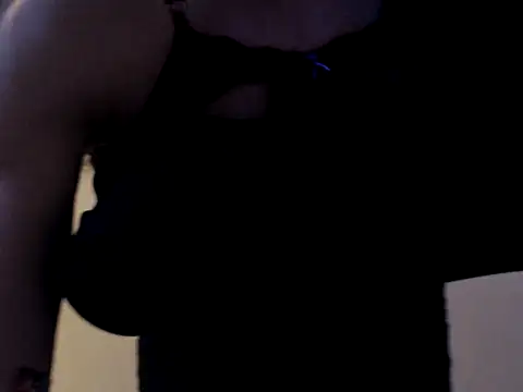 Snapshot of Daniellesafada chatting on April 25, 3:31 am Daniellesafada online show from April 25, 3:31 am