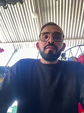 Snapshot of big_bearman chatting on June 12, 8:50 pm big bearman online show from June 12, 8:50 pm