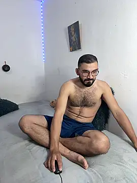 Snapshot of big_bearman chatting on July 5, 5:31 pm big bearman online show from July 5, 5:31 pm