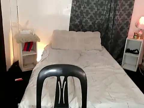 Snapshot of xCandy_Hotgirlx chatting on May 7, 7:01 am xCandy Hotgirlx online show from May 7, 7:01 am