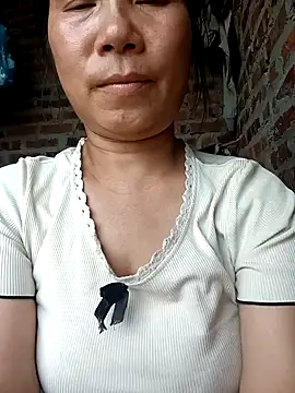 Snapshot of Ya-kun- chatting on April 4, 8:10 am Ya-kun- online show from April 4, 8:10 am