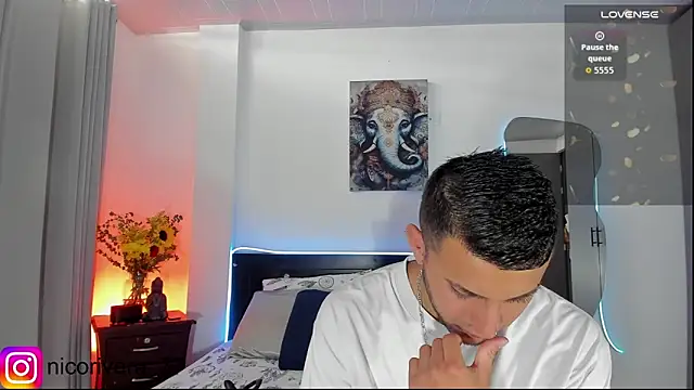 Emma Nico online show from April 18, 7:58 pm