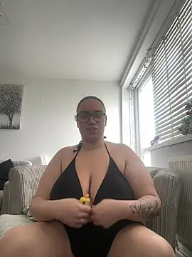 shayyxo online show from April 9, 1:17 pm