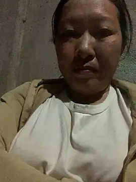 Snapshot of candy-beo chatting on April 23, 1:57 pm candy-beo online show from April 23, 1:57 pm