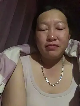 Snapshot of candy-beo chatting on May 3, 8:23 pm candy-beo online show from May 3, 8:23 pm