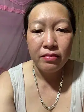 Snapshot of candy-beo chatting on April 18, 7:58 pm candy-beo online show from April 18, 7:58 pm