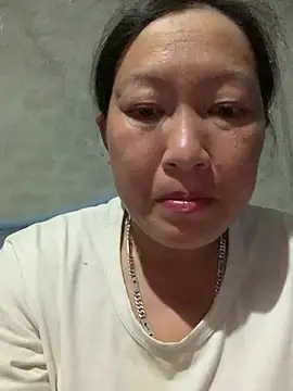 Snapshot of candy-beo chatting on May 2, 2:11 pm candy-beo online show from May 2, 2:11 pm