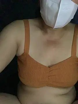Snapshot of candy-beo chatting on July 13, 8:41 pm candy-beo online show from July 13, 8:41 pm