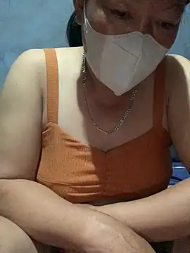 Snapshot of candy-beo chatting on July 22, 1:24 pm candy-beo online show from July 22, 1:24 pm