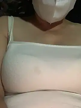 Snapshot of candy-beo chatting on July 3, 5:41 pm candy-beo online show from July 3, 5:41 pm