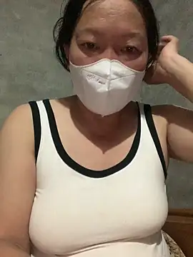 Snapshot of candy-beo chatting on June 18, 1:49 pm candy-beo online show from June 18, 1:49 pm
