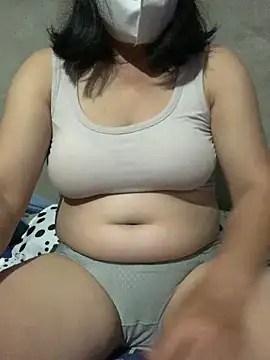 Snapshot of candy-beo chatting on June 10, 1:07 am candy-beo online show from June 10, 1:07 am