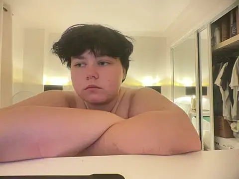 nickytboyxxx online show from April 19, 8:22 pm