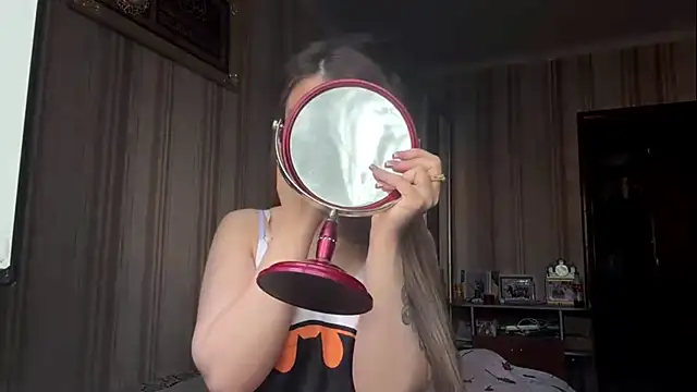 Angel babygirI18 online show from April 13, 3:32 am