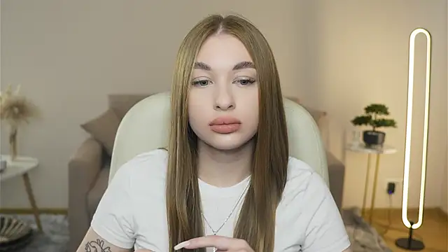 SangVivolo online show from April 5, 9:49 am