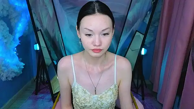 LilySparkls online show from May 6, 12:53 pm