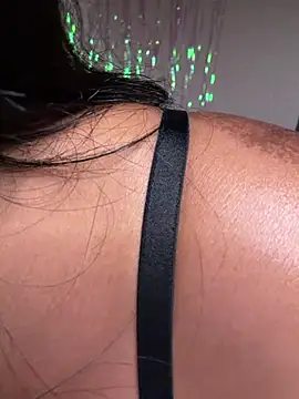 AreeAmor online show from April 13, 12:20 pm