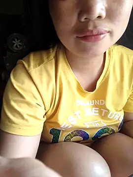   Amanda   online show from April 12, 1:20 am