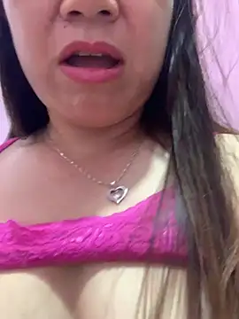 Snapshot of __Evelyn__ chatting on May 12, 5:52 pm Evelyn online show from May 12, 5:52 pm