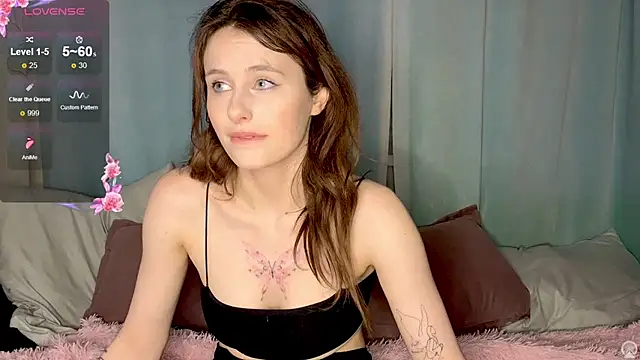 Snapshot of NessBarre chatting on June 24, 8:17 pm NessBarre online show from June 24, 8:17 pm