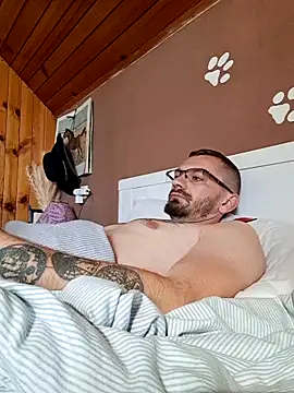 jozsi1995 online show from May 13, 6:09 am