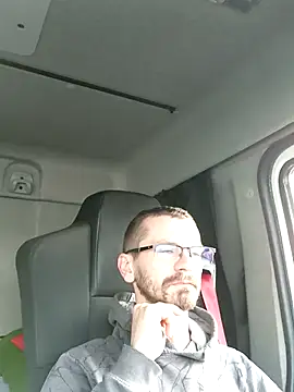 jozsi1995 online show from April 10, 5:36 am