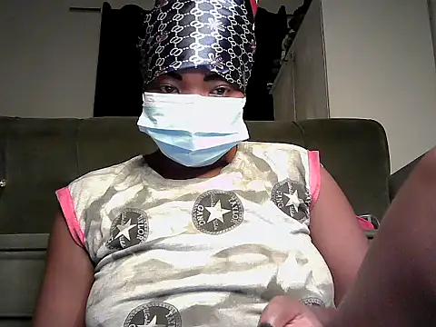 Snapshot of JoanBright_ chatting on April 18, 9:04 pm JoanBright online show from April 18, 9:04 pm