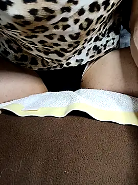 Tinaki cross online show from April 22, 11:22 pm