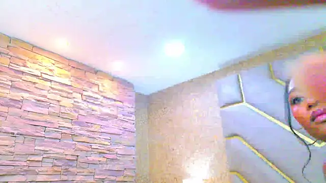 AiraLuna online show from April 7, 8:43 pm