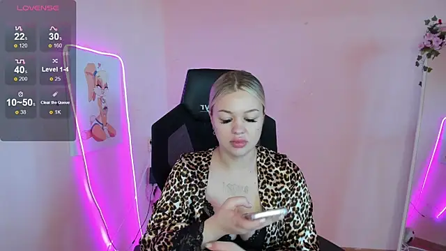 AmeliePeach online show from June 19, 1:44 am