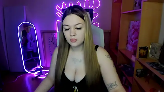 AmeliePeach online show from April 12, 1:09 am