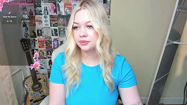 AmeliePeach online show from May 29, 8:20 am