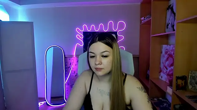 AmeliePeach online show from April 25, 4:59 am