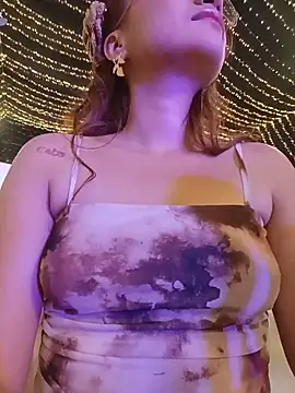 Leticia Hinkley  online show from May 17, 1:38 am