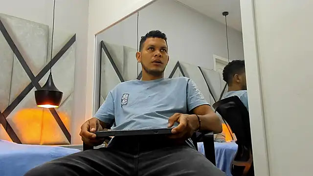 Snapshot of NohaBrooks chatting on April 7, 11:56 am NohaBrooks online show from April 7, 11:56 am