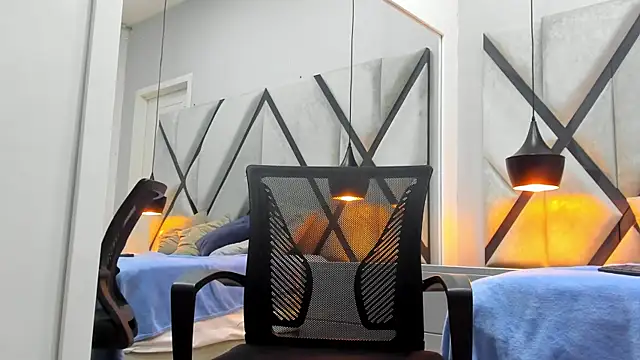 Snapshot of NohaBrooks chatting on April 8, 11:55 am NohaBrooks online show from April 8, 11:55 am