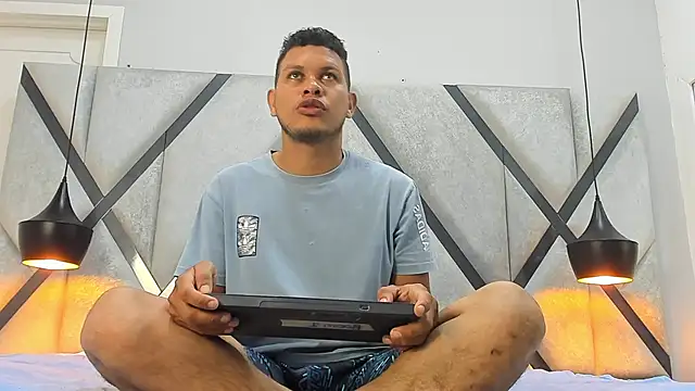 Snapshot of NohaBrooks chatting on April 5, 12:01 pm NohaBrooks online show from April 5, 12:01 pm