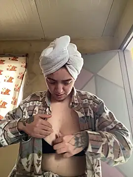 lilocababy online show from April 8, 1:23 pm