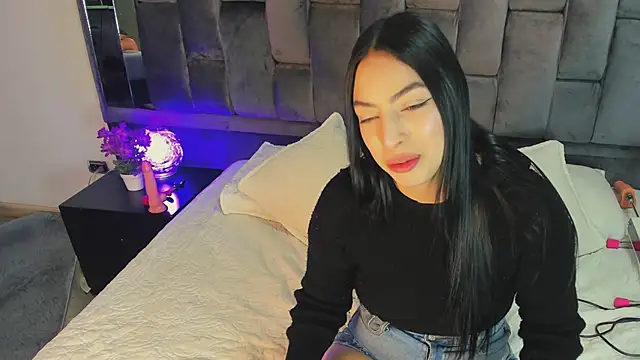 Ashly bloom  online show from May 24, 3:39 am